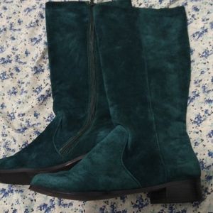 Classique size 11W forest green boots